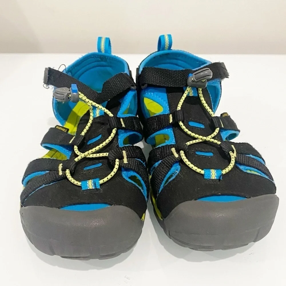 KEEN Big Kid's Seacamp II CNX Casual Shoes Black Brilliant Blue Hiking Size 6